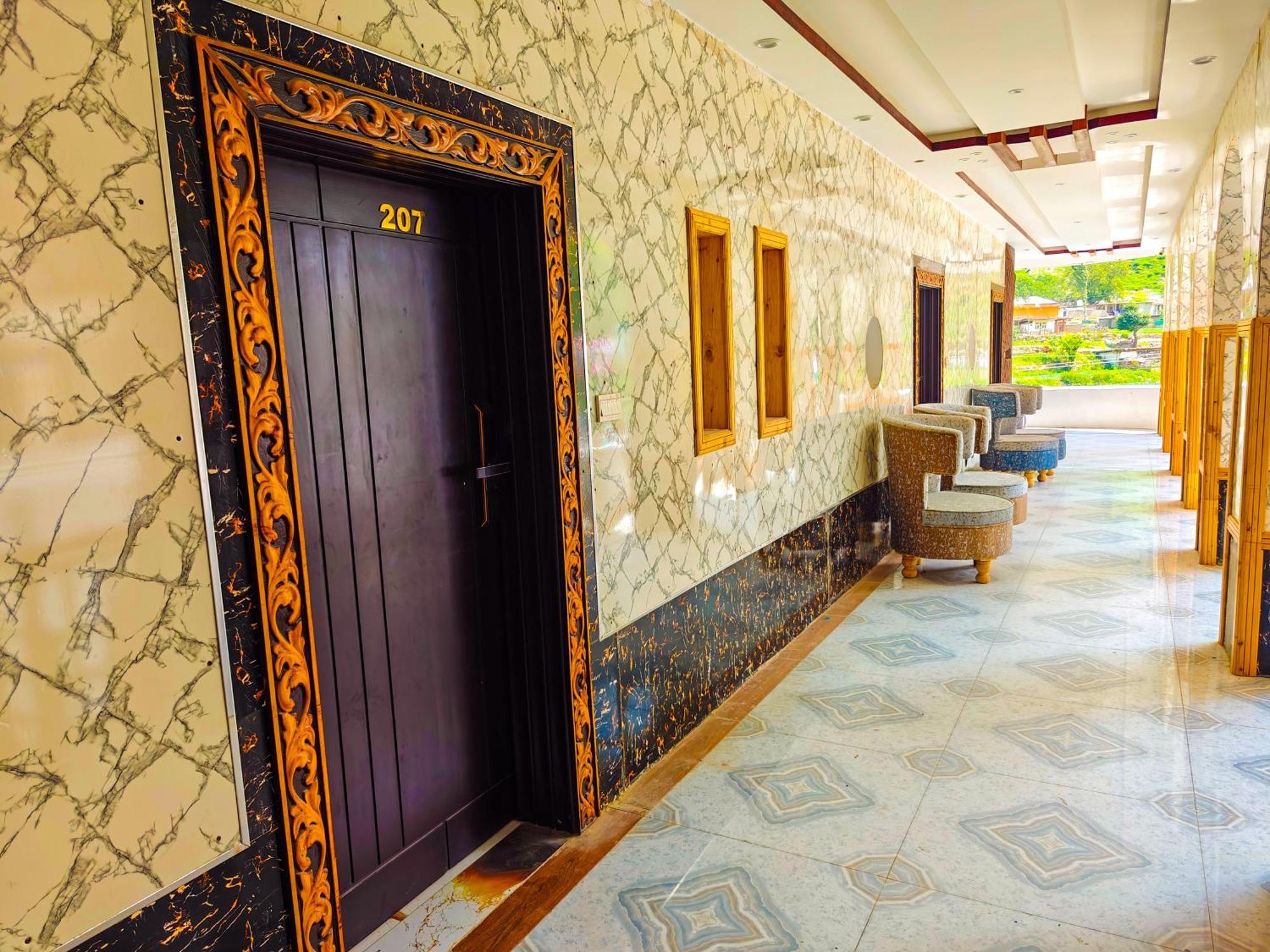 White Forest Hotel Kalam Esterno foto