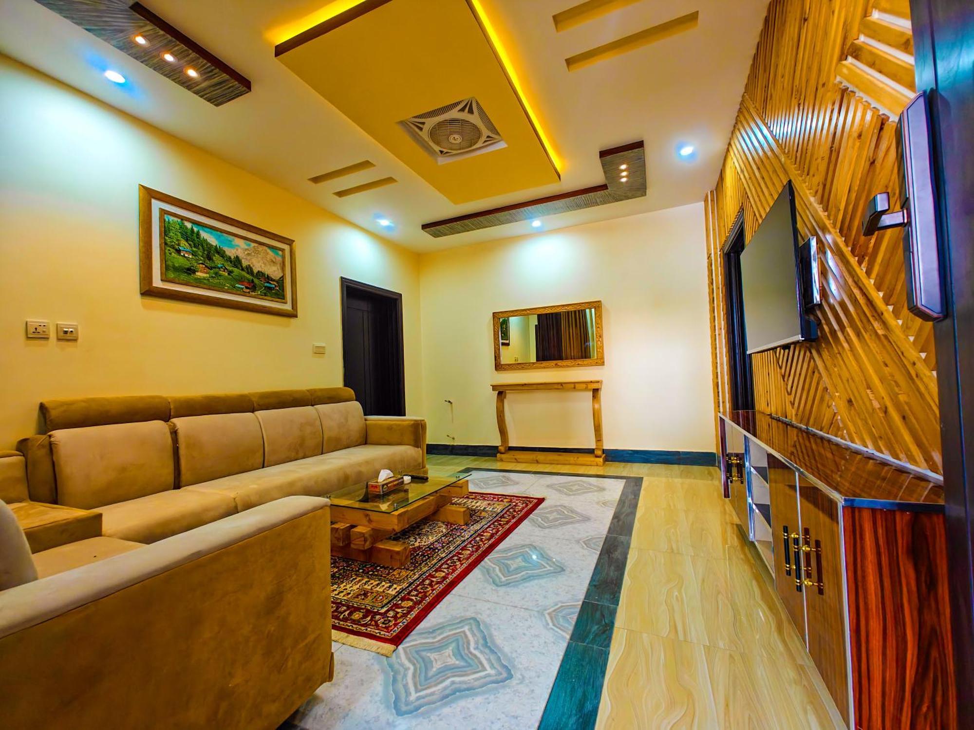 White Forest Hotel Kalam Esterno foto