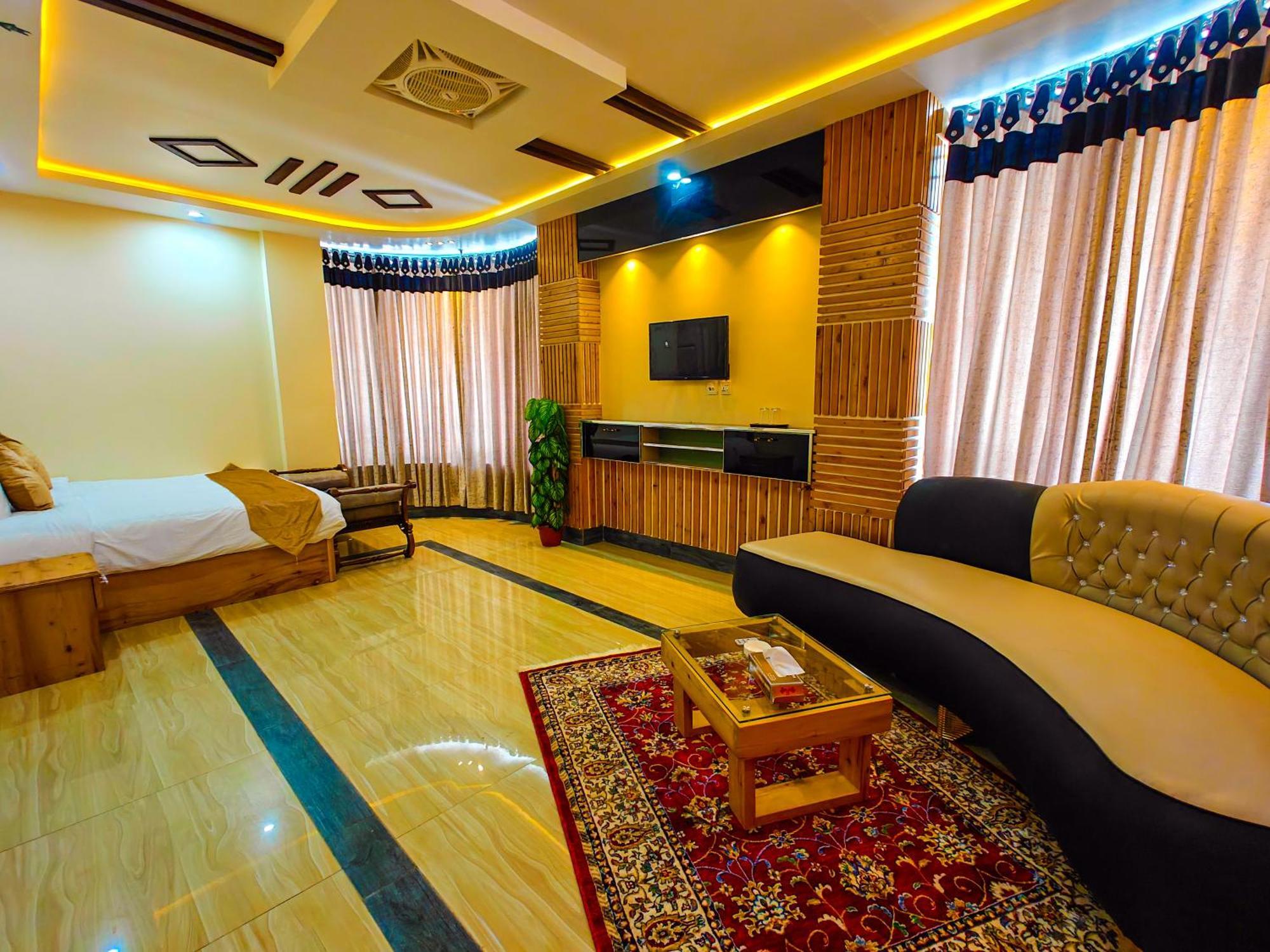 White Forest Hotel Kalam Esterno foto